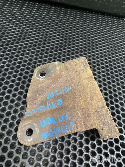 Кронштейн выпускного коллектора spark m300