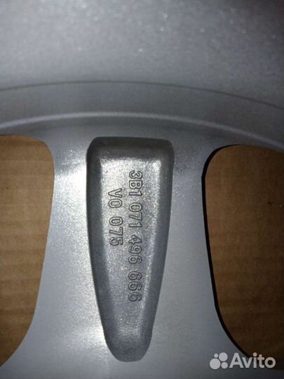 Диск колеса литой R16 VW Passat 3BG