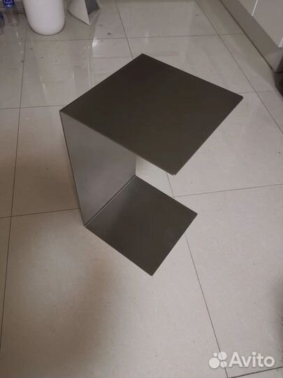 Стол журнальный из нержавеющей стали