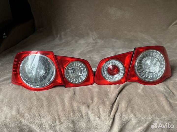Задние фонари на Volkswagen jetta 5