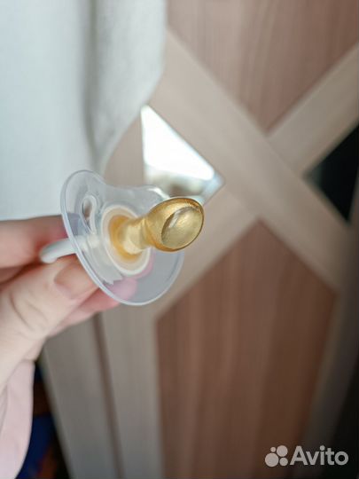 Чехол для пустышки, пустышка в подарок