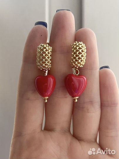 Серьги с красным сердцем