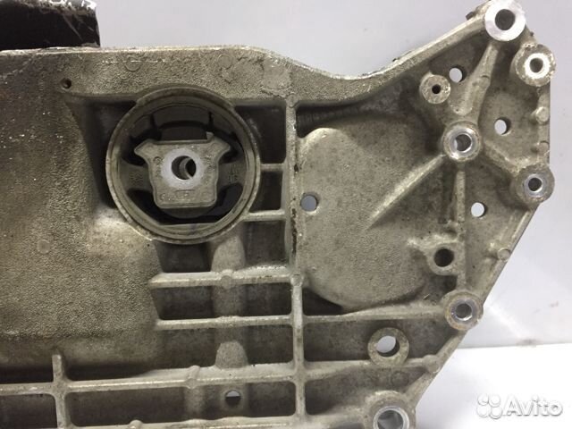 Подрамник Октавия 2 04-13 б\у 1K0199313N