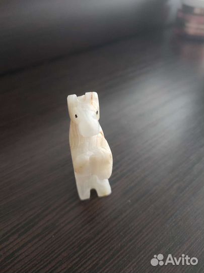 Фигурка лошадки из оникса