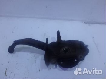 Кулак передний правый