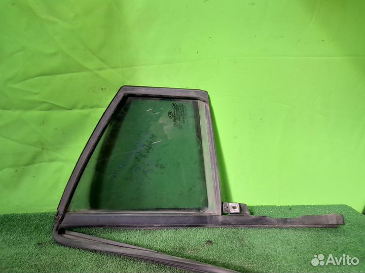 Глухое стекло Kia Magentis