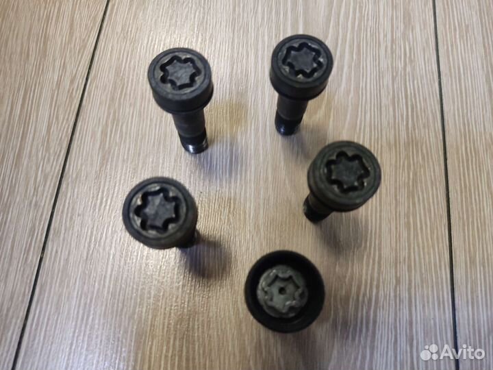 Болты секретки Mercedes A0019901707