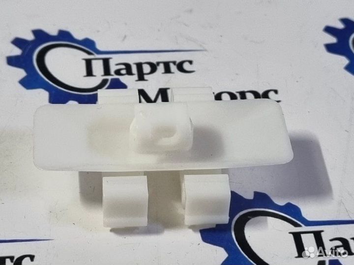 Клипса пластиковая Mercedes-Benz C-Class CL203