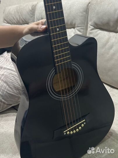 Акустическая гитара