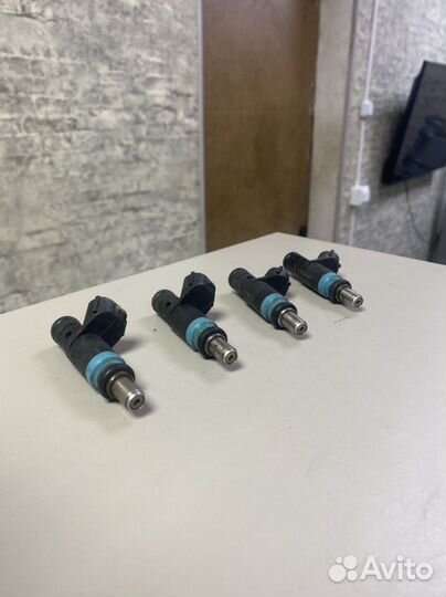 Форсунка топливная Ауди А4 Б6 8Е А6 С5 ALT