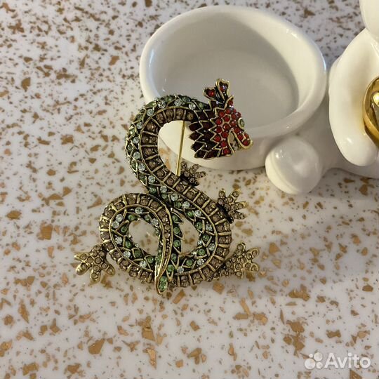 Брошь дракон