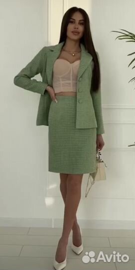 Костюм женский с юбкой