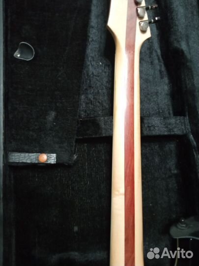 Электрогитара