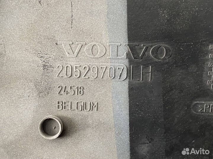 Заглушка (решетка) бампера левая Volvo FH13