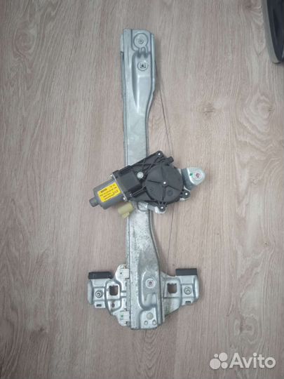 Стеклоподъёмник задней двери Шевроле Круз