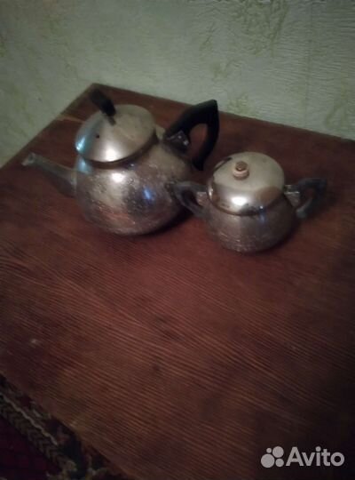 Чайник заварочный на 1 л и сахарница