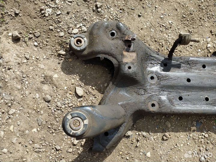 Передний подрамник mitsubishi galant 9