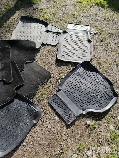 Автомобильные коврики резиновые