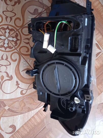 Продам правую фару Бмв x3 кузов Ф25