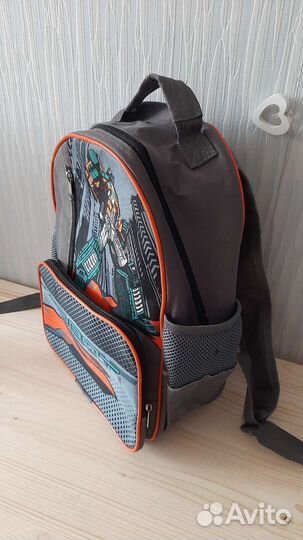 Рюкзак школьный