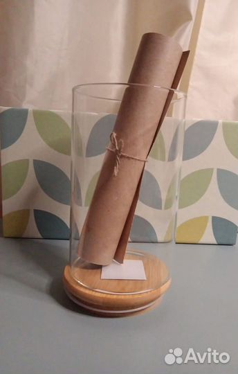 Аквариум с рыбкой