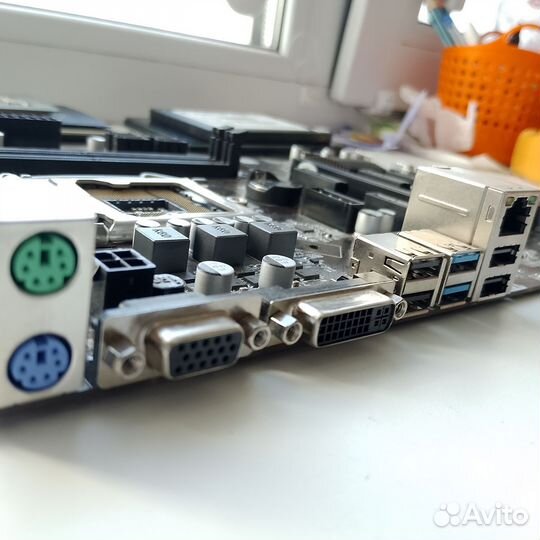 Материнская плата B250 BTC 12 P