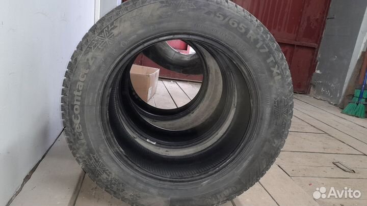 Continental IceContact 2 SUV 215/65 R17