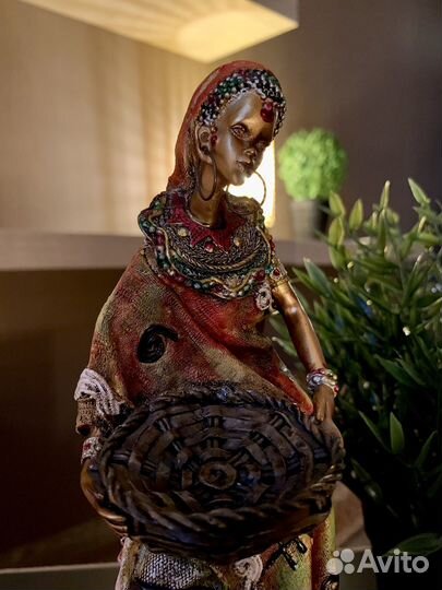 Фигурка Африканка