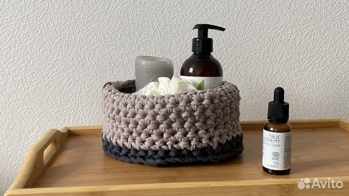 Вязаная корзинка