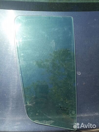 Стекло заднее правое Renault Sandero Stepway 2