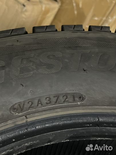 Bridgestone Blizzak DM-V2 235/60 R18