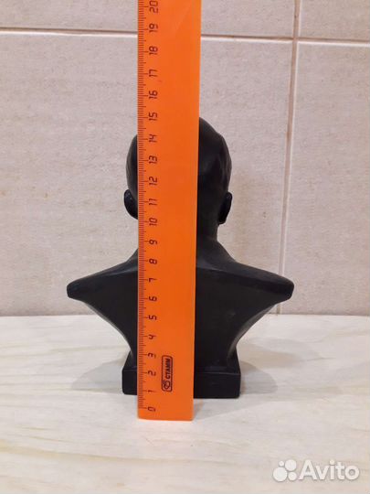 Бюст ленина