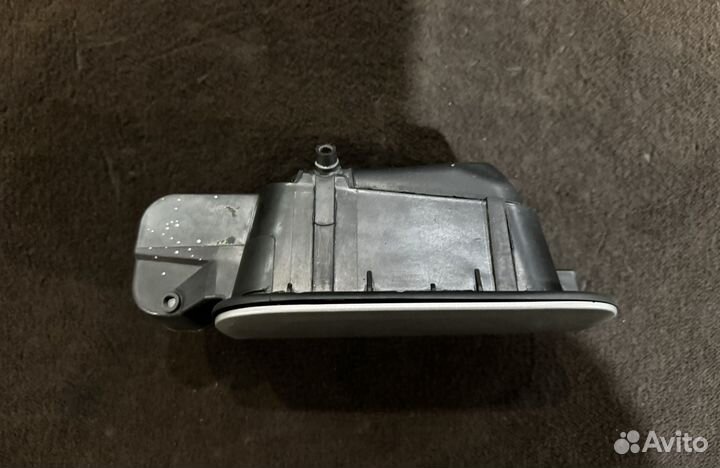 Лючок бензобака Skoda Superb 2