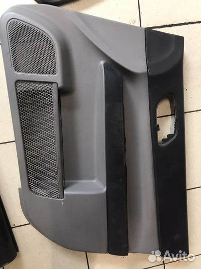 Обшивки дверей Subaru forester sg