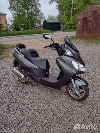 Макси скутер Daelim250