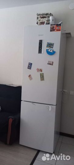 Холодильник indesit ITR 5200 w белый