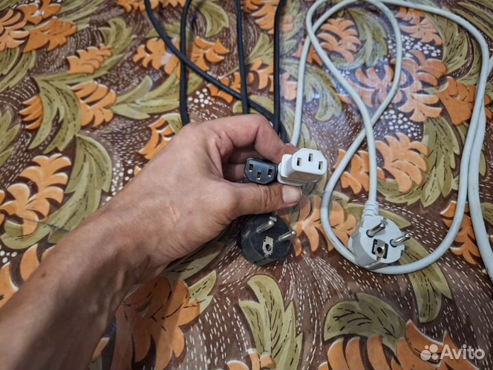 Кабель питания и VGA