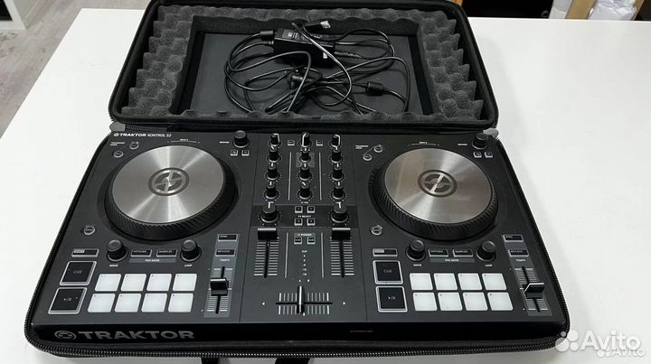 Dj контроллер traktor s2 mk3