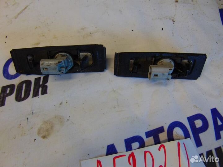 Фонарь подсветки номера для Toyota Prius 1 1997-2