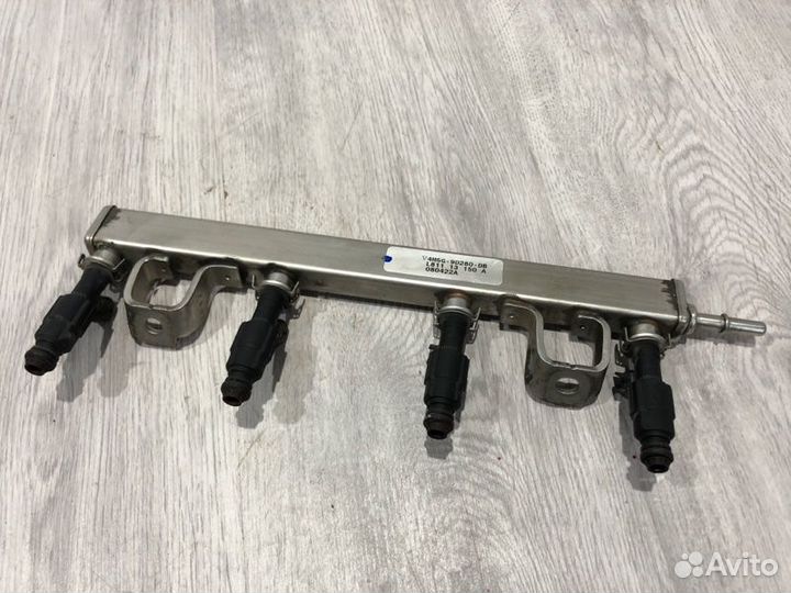 Рампа топливная с форсунками Ford Focus 2 qqdb