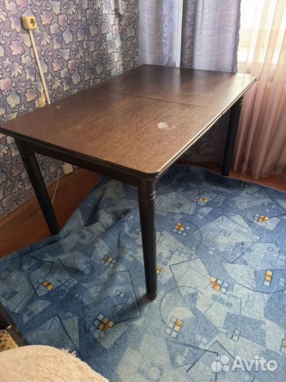 Отдам бесплатно старую мебель