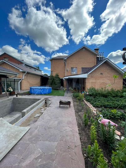 Дом 266 м² на участке 8 сот.