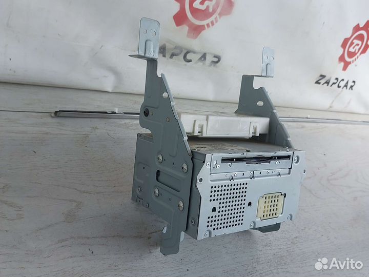 Nissan Patrol Y62 Магнитола