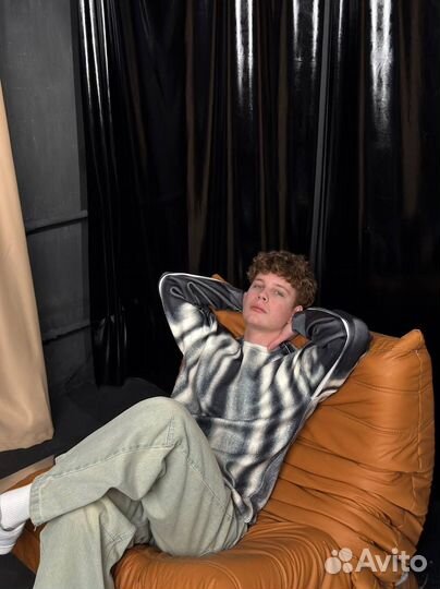 Свитер Supreme Blurred logo