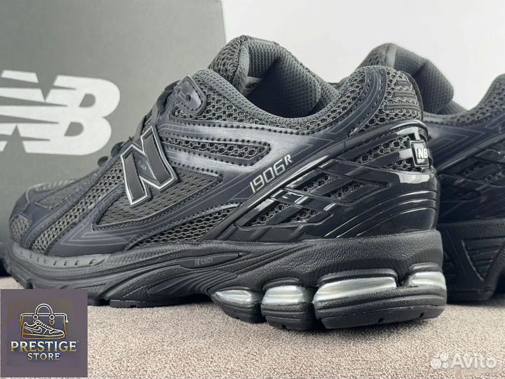 New Balance 1906r Black Metallic Silver,43 Р