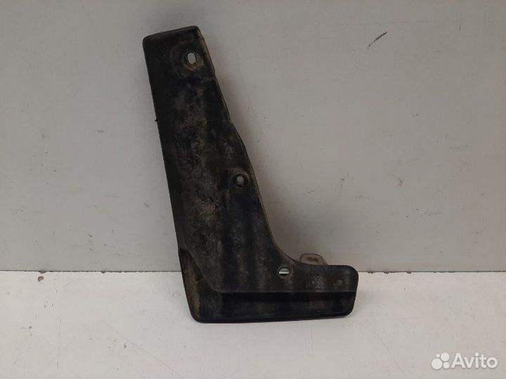 Брызговик передний правый Toyota Rav4 45 2016