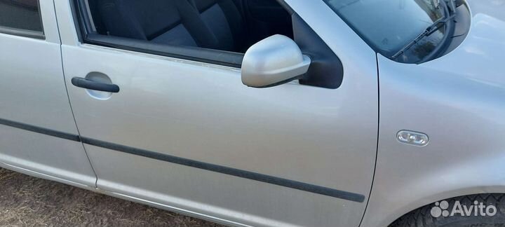 Дверь передняя правая фольксваген Гольф 4