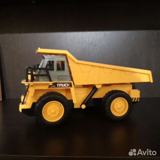 Игрушка грузовик