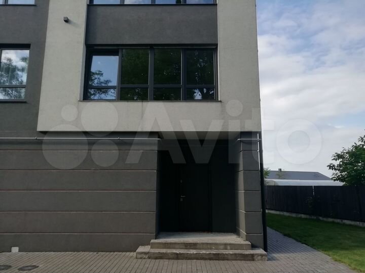 Таунхаус 160 м² на участке 12 сот.