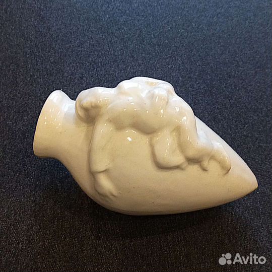 Фарфоровая статуэтка